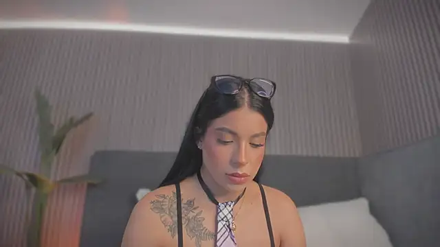 emelie 89 online show from 03.13.26