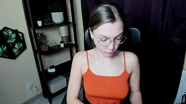 EmillyPlay online show from 02.19.25