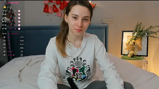 Snapshot of DonnaBurkee chatting on 01.22.25 DonnaBurkee online show from 01.22.25