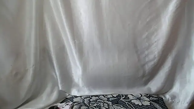 Burberrry  online show from 03.15.25