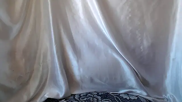 Burberrry  online show from 03.22.25