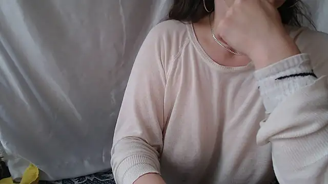 Burberrry  online show from 05.14.26