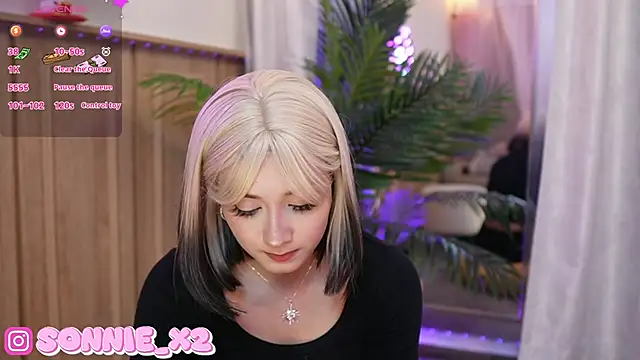 Snapshot of Sonnie_ chatting on 03.10.25 Sonnie online show from 03.10.25