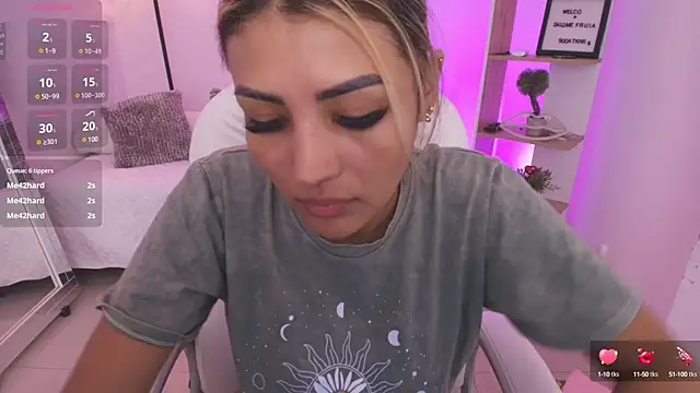 Snapshot of SALOOMEE__ chatting on 02.11.25 SALOOMEE online show from 02.11.25