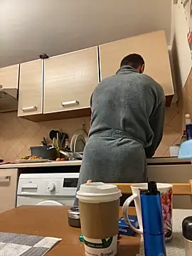 Snapshot of Yourhotboy_42 chatting on 02.01.25 Yourhotboy 42 online show from 02.01.25