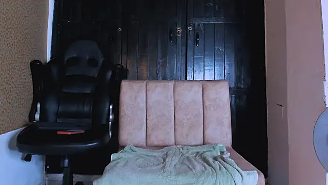 naugthy dominant online show from 01.13.25