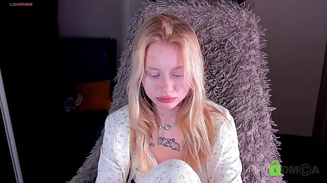 Snapshot of MalenaErnman chatting on 01.08.25 MalenaErnman online show from 01.08.25