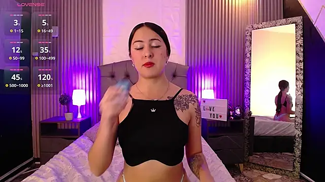 Snapshot of isabella_smith_ chatting on 12.30.24 isabella smith online show from 12.30.24