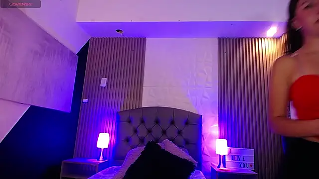 Snapshot of isabella_smith_ chatting on 02.04.25 isabella smith online show from 02.04.25