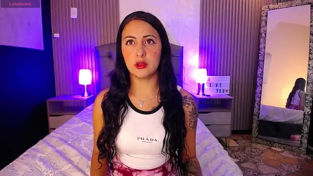 Snapshot of isabella_smith_ chatting on 02.06.25 isabella smith online show from 02.06.25