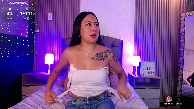 Snapshot of isabella_smith_ chatting on 02.10.25 isabella smith online show from 02.10.25