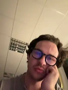 Snapshot of hardmecl chatting on 12.29.24 hardmecl online show from 12.29.24