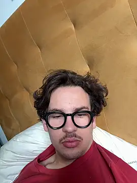 Snapshot of hardmecl chatting on 03.09.25 hardmecl online show from 03.09.25