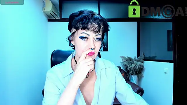 Silvia Wallec online show from 02.15.25