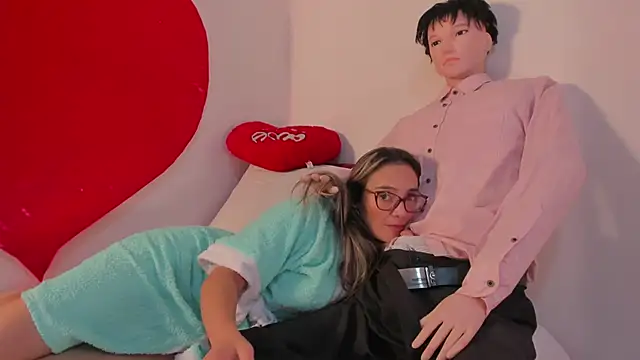 Jessica Herrera  online show from 02.16.25