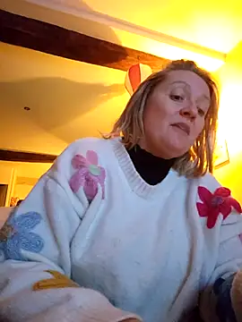 Snapshot of lady_charlyne chatting on 12.10.24 lady charlyne online show from 12.10.24