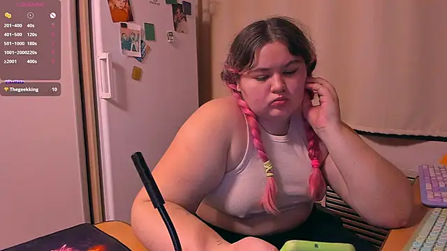 Freakcute  online show from 12.19.24