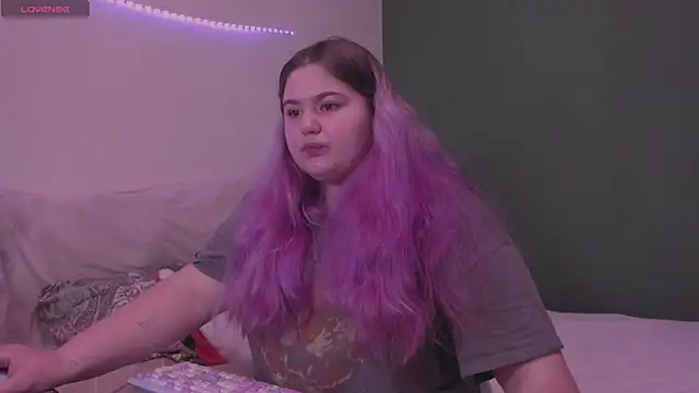 Freakcute  online show from 02.09.25