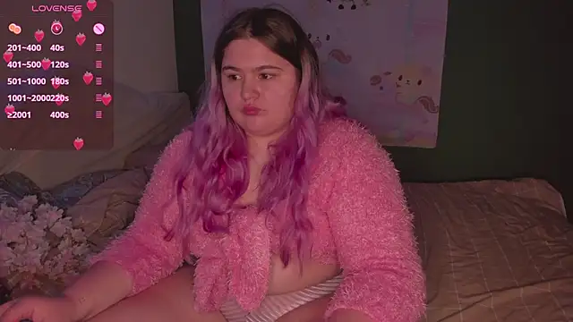 Freakcute  online show from 02.17.25