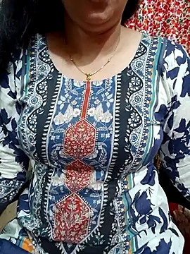 Priya Boudi online show from 10.13.25