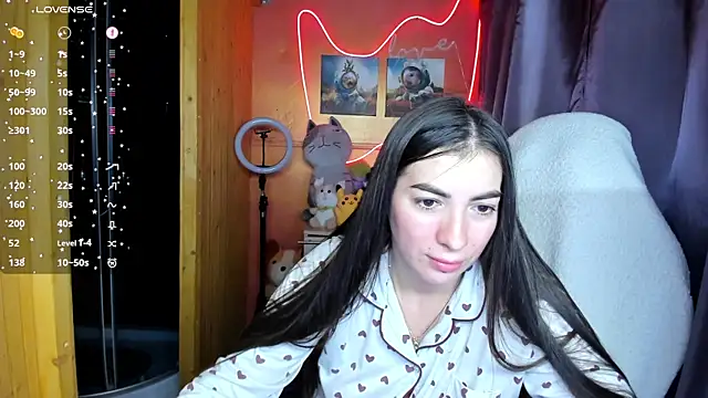 Fiery Brunette  online show from 09.20.25