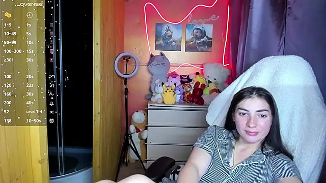 Fiery Brunette  online show from 11.05.25