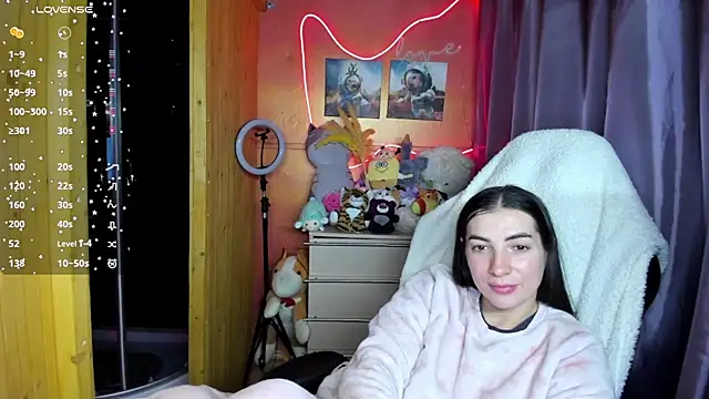 Fiery Brunette  online show from 03.13.26