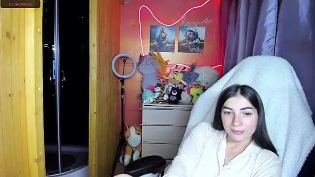Snapshot of Fiery_Brunette_ chatting on 05.21.26 Fiery Brunette online show from 05.21.26