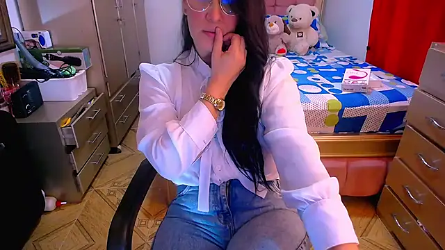 Snapshot of BitterMomXxx chatting on 02.13.25 BitterMomXxx online show from 02.13.25