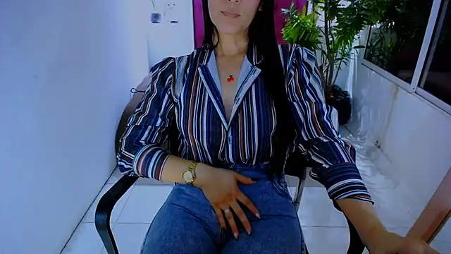 Snapshot of BitterMomXxx chatting on 09.26.25 BitterMomXxx online show from 09.26.25