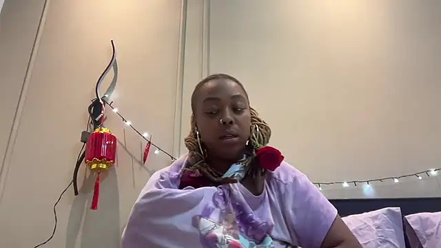 Snapshot of ChocolateCakeQueen chatting on 02.10.25 ChocolateCakeQueen online show from 02.10.25