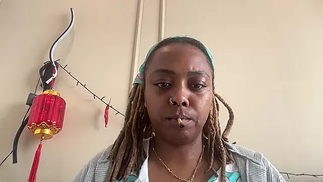 Snapshot of ChocolateCakeQueen chatting on 02.21.25 ChocolateCakeQueen online show from 02.21.25