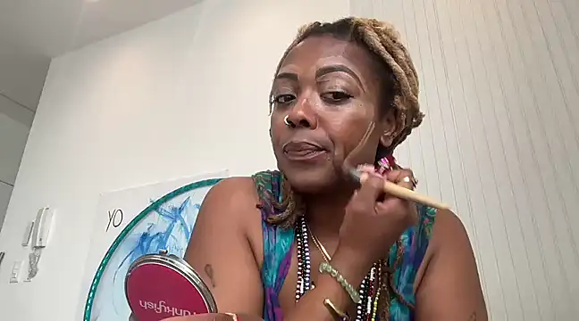 Snapshot of ChocolateCakeQueen chatting on 02.25.25 ChocolateCakeQueen online show from 02.25.25