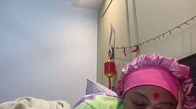 Snapshot of ChocolateCakeQueen chatting on 03.01.25 ChocolateCakeQueen online show from 03.01.25