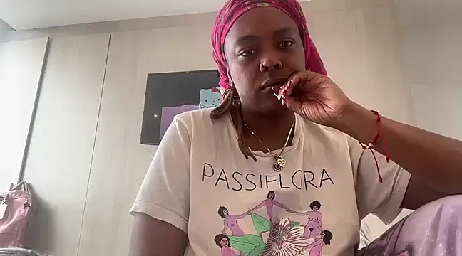 Snapshot of ChocolateCakeQueen chatting on 03.16.25 ChocolateCakeQueen online show from 03.16.25