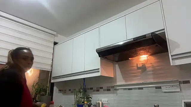 Snapshot of ChocolateCakeQueen chatting on 10.05.25 ChocolateCakeQueen online show from 10.05.25