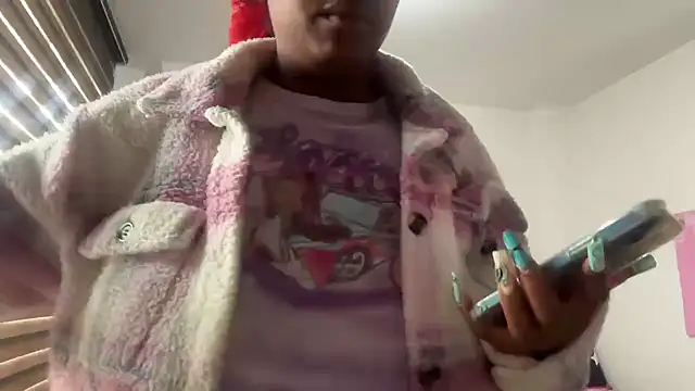 Snapshot of ChocolateCakeQueen chatting on 10.21.25 ChocolateCakeQueen online show from 10.21.25