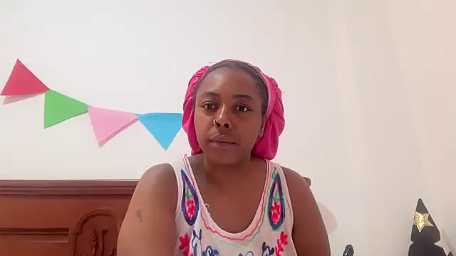 Snapshot of ChocolateCakeQueen chatting on 10.22.25 ChocolateCakeQueen online show from 10.22.25