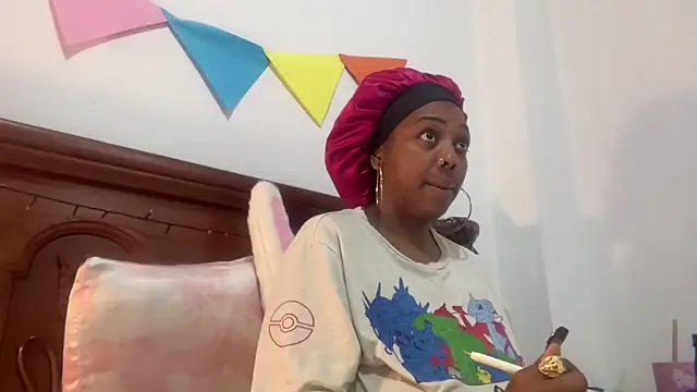 Snapshot of ChocolateCakeQueen chatting on 11.11.25 ChocolateCakeQueen online show from 11.11.25