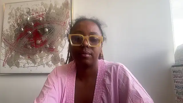 Snapshot of ChocolateCakeQueen chatting on 11.24.25 ChocolateCakeQueen online show from 11.24.25