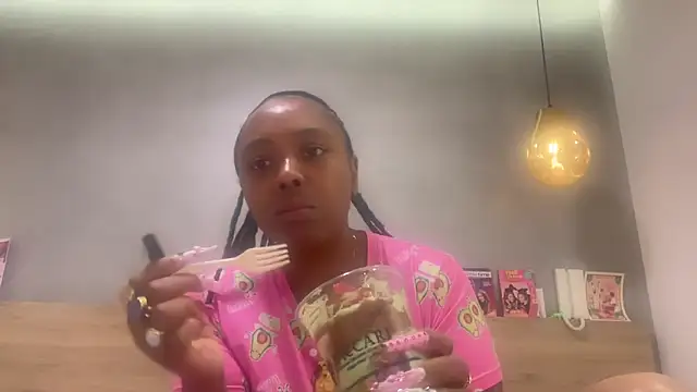 ChocolateCakeQueen online show from 05.15.26
