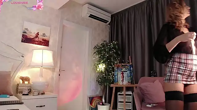 Snapshot of IreneHope chatting on 09.26.25 IreneHope online show from 09.26.25