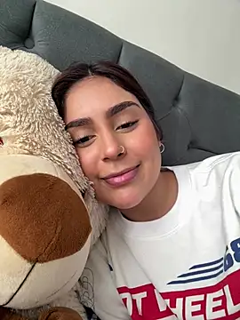 HazzelGray online show from 02.27.25