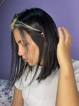 hannahb-e online show from 03.04.25