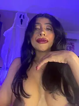 Snapshot of canela_10 chatting on 10.29.25 canela 10 online show from 10.29.25