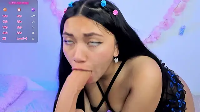 Snapshot of pauline_golden1 chatting on 02.01.25 pauline golden1 online show from 02.01.25