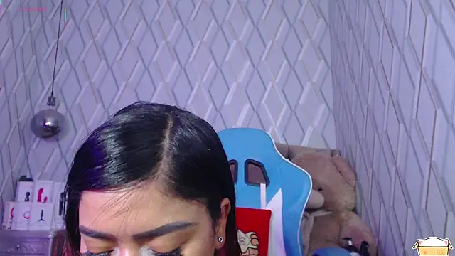 NicolleTaylor online show from 02.11.25