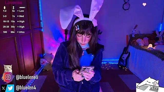 Snapshot of bluelen chatting on 04.04.26 bluelen online show from 04.04.26