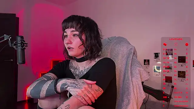 deadlysweet online show from 12.02.24