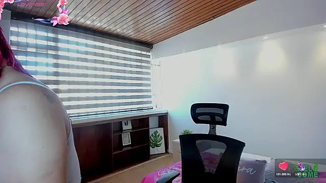 victoria mooree online show from 04.11.26